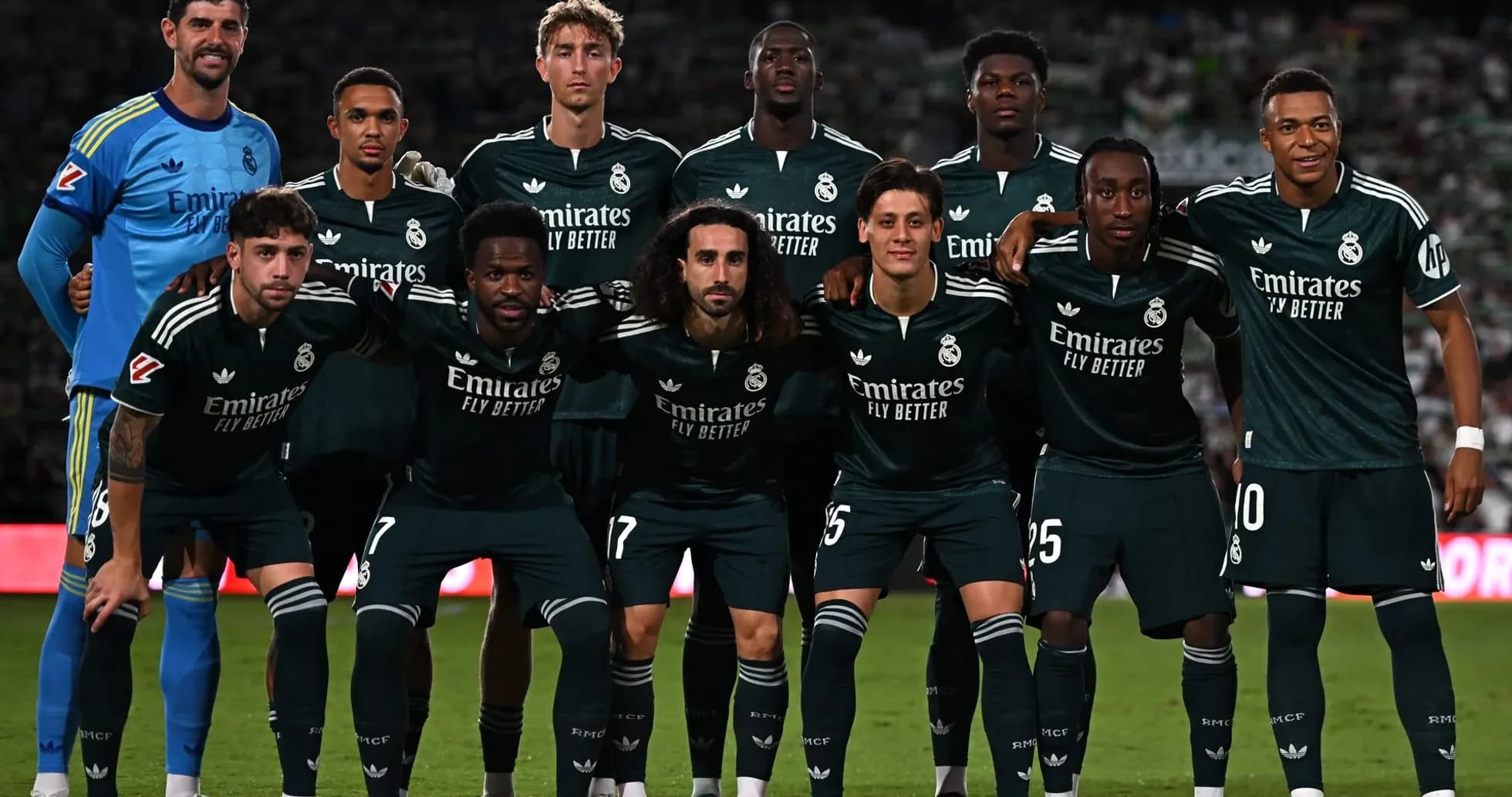 Plantilla del Real Madrid antes del partido Plantilla del Real Madrid antes del partido