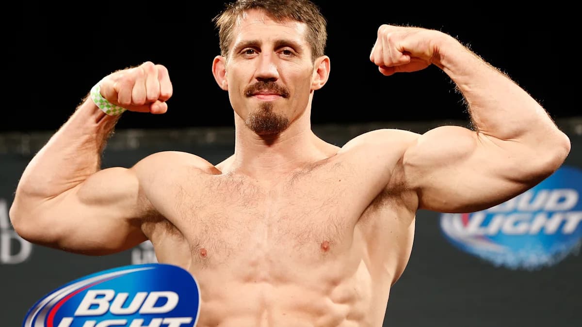 Tim Kennedy hospitalizado tras recibir tres disparos en una emboscada mortal en el Congo Tim Kennedy hospitalizado tras recibir tres disparos en una emboscada mortal en el Congo
