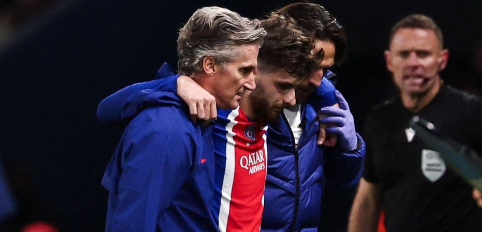 Preocupación en el PSG por posible lesión grave de Khvicha Kvaratskhelia tras choque con Barcelona Preocupación en el PSG por posible lesión grave de Khvicha Kvaratskhelia tras choque con Barcelona